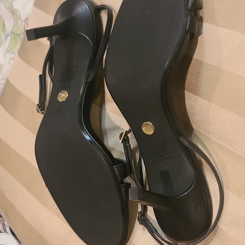 Heels - Picture 2 of 3